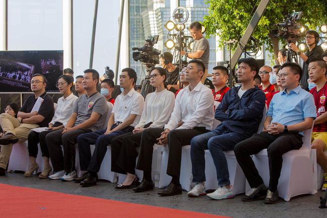 上港最新动态，港口边的温馨日常